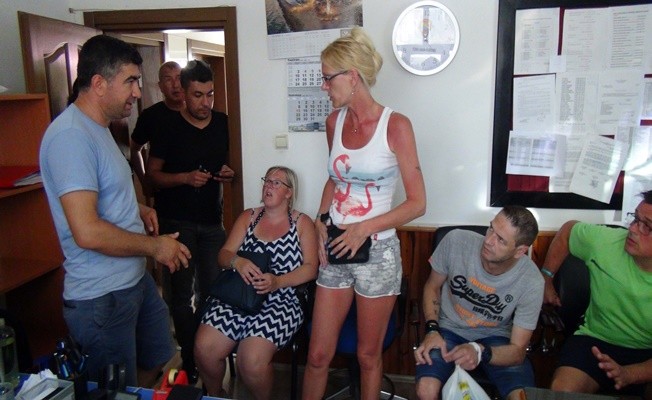 Belçikalı turistten dilenci kadına hırsızlık suçlaması!